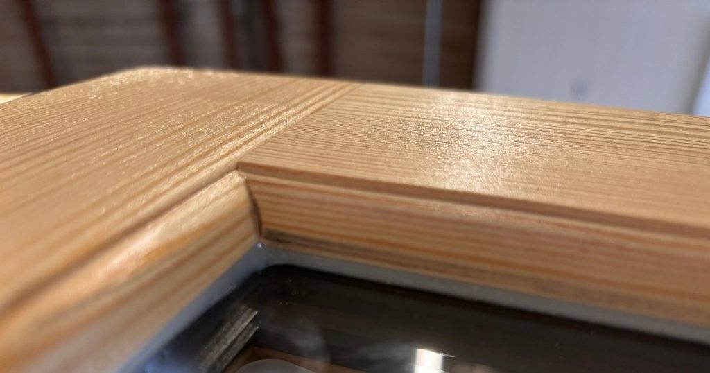 fenêtre en bois
