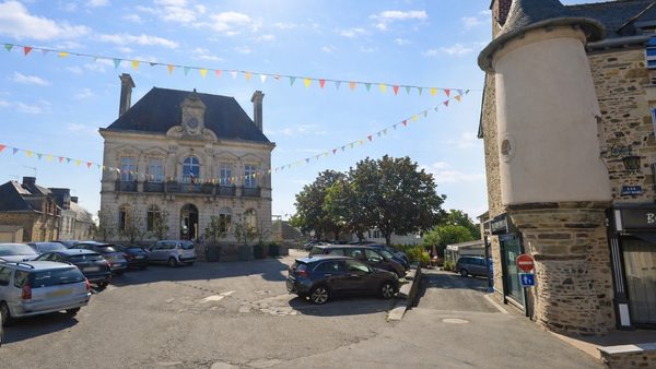 Architecture locale et autour de Janzé