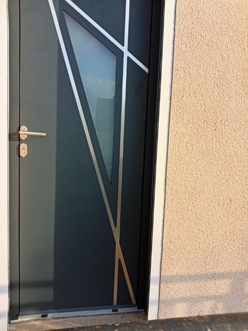 Porte d'entrée en aluminium