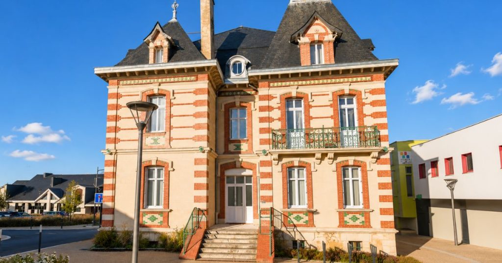 Menuisier fenêtre à Meslay-du-Maine devis 24h, à 20 minutes de l'atelier