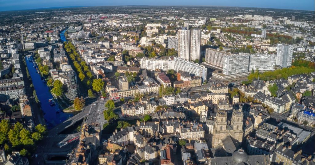 Prix fenêtre aluminium à Rennes gammes pose et budget 2026