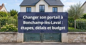 Ancien portail au laquage écaillé et au vantail affaissé, avant remplacement, à Bonchamp-lès-Laval