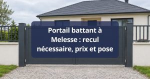 Portail battant aluminium à deux vantaux fermé, poignée centrale et butée au sol, à Melesse