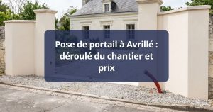 Entrée aux piliers finis et gaine électrique en attente, avant la pose du portail, à Avrillé